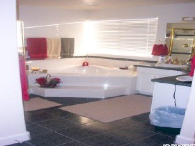2478 S Bluff Ridge Dr W, Syracuse, UT 84075 — photo 7