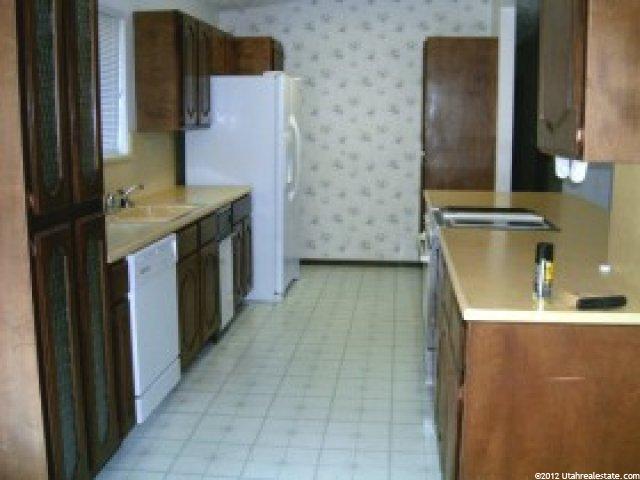 2469 S Elaine Dr E, Bountiful, UT 84010 — photo 4