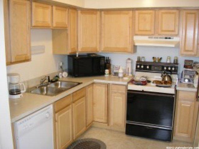 685 W Lamplighter Way, Riverdale, UT 84405 — photo 2
