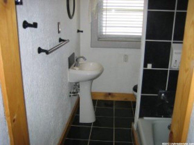 105 S 400 E, Copperton, UT 84006 — photo 4