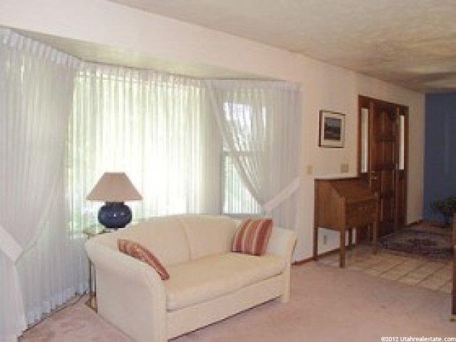 10713 Maple Hill Cir, Sandy, UT 84092 — photo 2