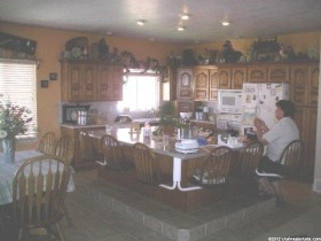 582 W 2525 S, Syracuse, UT 84075 — photo 8