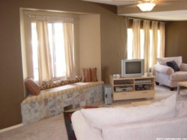 179 S Liberty St, Layton, UT 84041 — photo 2