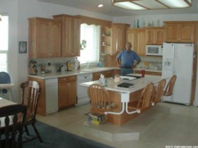 2119 Park Hills Dr, Centerville, UT 84014 — photo 4