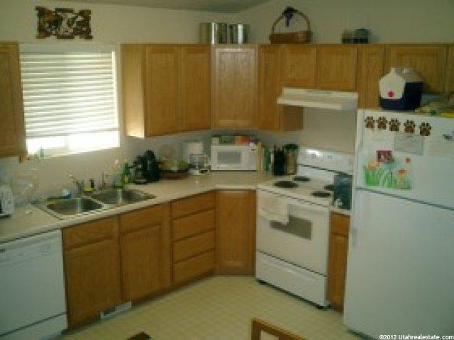 8435 Sage Ln, Lake Point, UT 84074 — photo 3