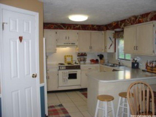 2098 N 1600 E, Layton, UT 84040 — photo 3