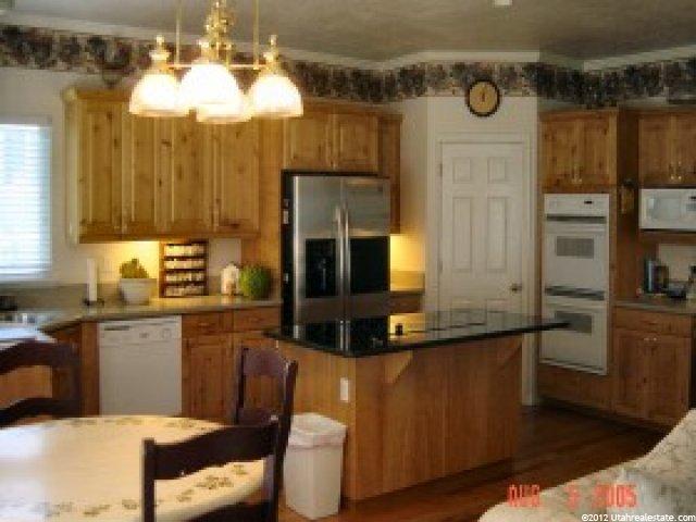 8719 Terrace Ct, Sandy, UT 84093 — photo 2