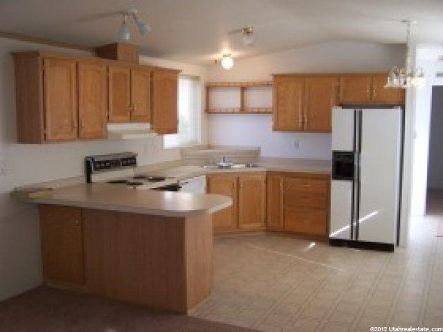 75 W 250 N #77, Clearfield, UT 84015 — photo 2