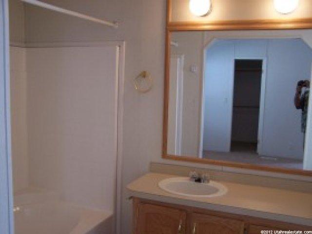 75 W 250 N #77, Clearfield, UT 84015 — photo 3