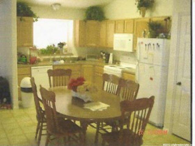 687 N 1725 W, Clinton, UT 84015 — photo 2