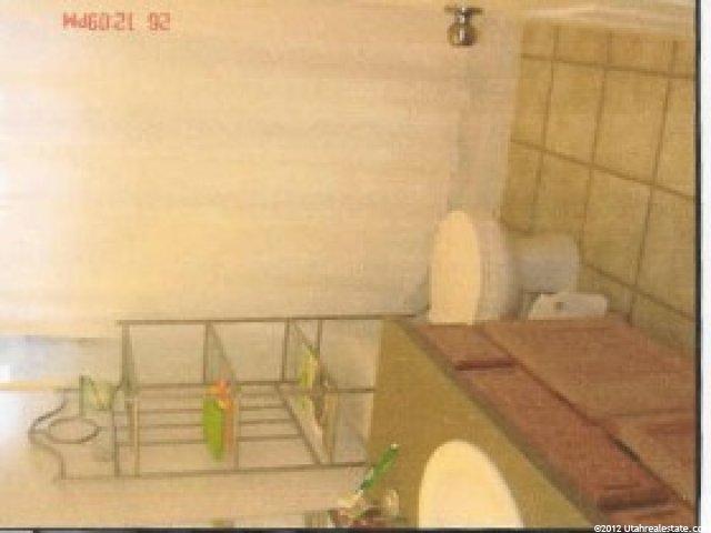 687 N 1725 W, Clinton, UT 84015 — photo 3