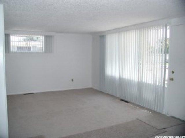 887 E Birch St, Clearfield, UT 84015 — photo 4