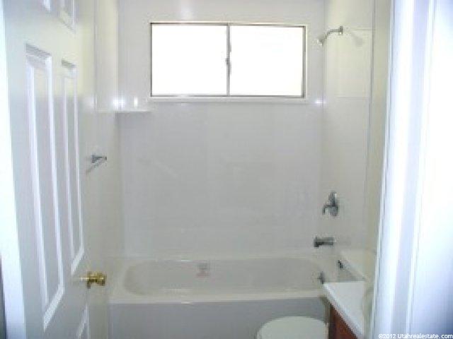 887 E Birch St, Clearfield, UT 84015 — photo 5