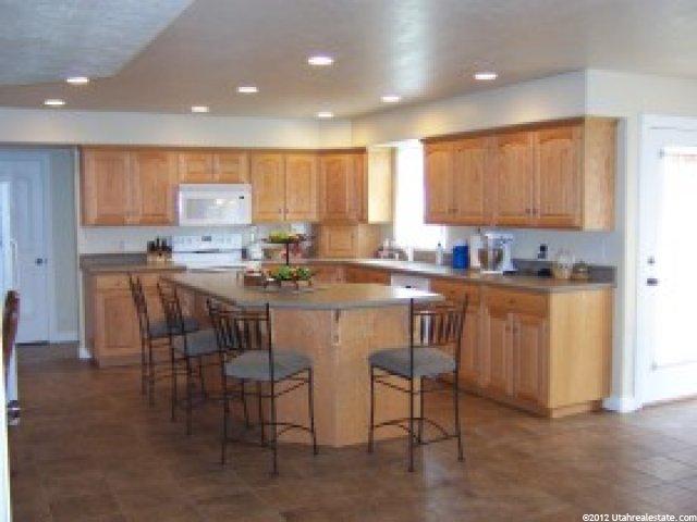 171 W 700 S, Layton, UT 84041 — photo 4