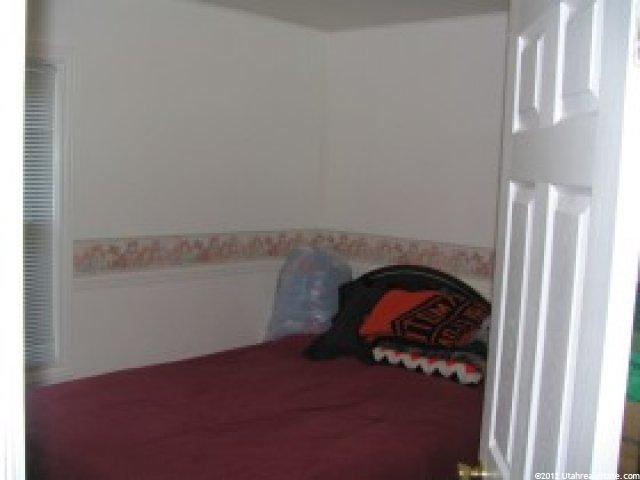 22 N Lakeview Dr E, Clearfield, UT 84015 — photo 4