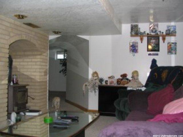 22 N Lakeview Dr E, Clearfield, UT 84015 — photo 7