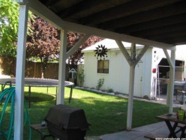 22 N Lakeview Dr E, Clearfield, UT 84015 — photo 8