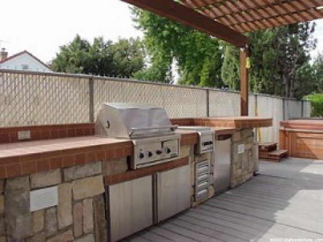 686 E Vine St, Murray, UT 84107 — photo 8