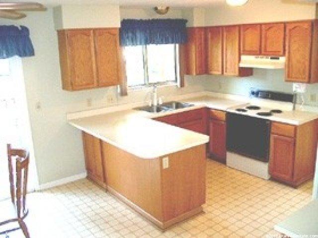 10321 S Golden Willow Dr E, Sandy, UT 84070 — photo 2