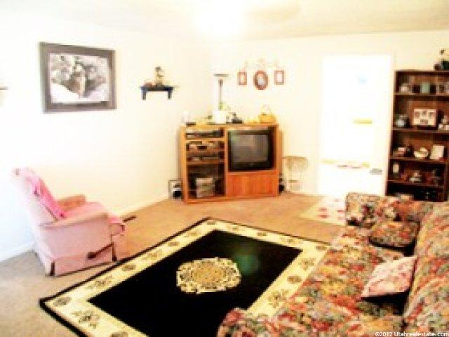 621 N 200 W, Clearfield, UT 84015 — photo 3