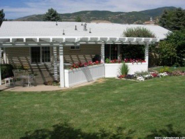 996 Woodmoor Dr, Bountiful, UT 84010 — photo 3