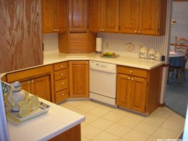 996 Woodmoor Dr, Bountiful, UT 84010 — photo 4