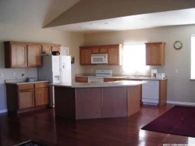 3048 W 1800 N, Clinton, UT 84015 — photo 2