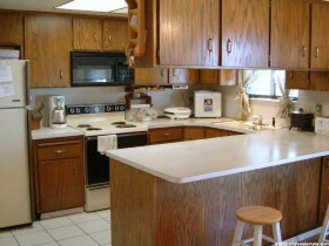 2027 N 1000 W, Clinton, UT 84015 — photo 2
