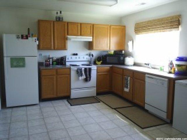 2037 N 2165 W, Clinton, UT 84015 — photo 4