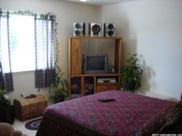 137 N Lynne School Ln, Ogden, UT 84404 — photo 3