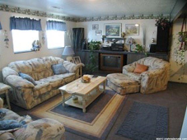 3898 Foxglen Dr, Roy, UT 84067 — photo 4