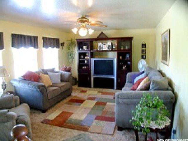 3898 Foxglen Dr, Roy, UT 84067 — photo 5