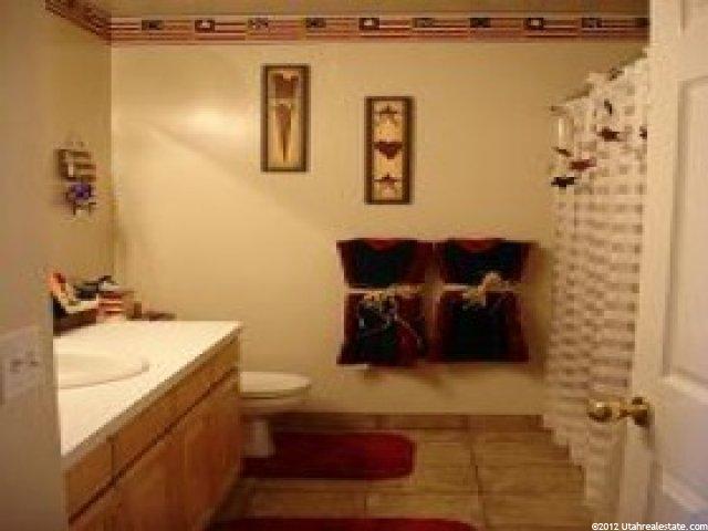 207 E 820 S, Centerville, UT 84014 — photo 4