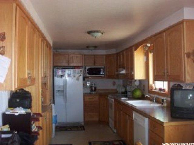 702 W 300 N, Vernal, UT 84078 — photo 5