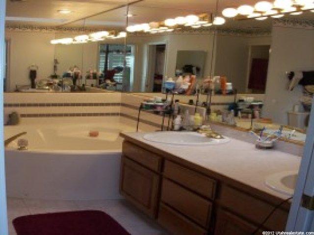 11581 S Woodhampton Dr E, Sandy, UT 84092 — photo 7