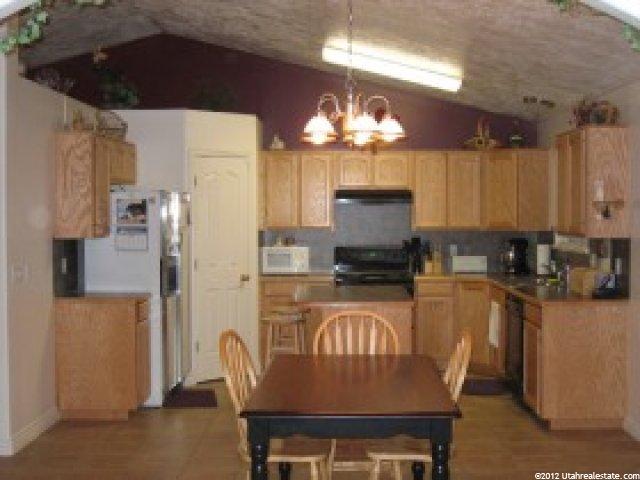 182 E 2225 S, Clearfield, UT 84015 — photo 2