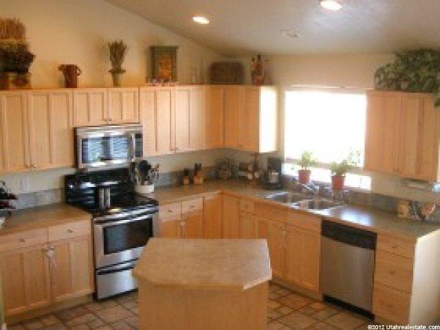 2968 W 2025 N, Clinton, UT 84015 — photo 2
