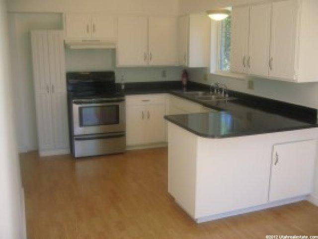 2394 E Quail Hollow Dr, Sandy, UT 84093 — photo 2