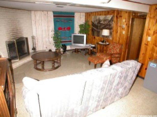 215 N Terrace Dr, Clearfield, UT 84015 — photo 3