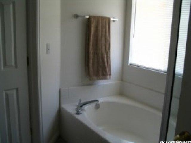 872 Killarney Dr, Syracuse, UT 84075 — photo 5