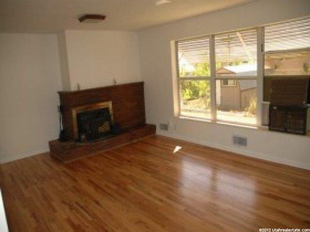 436 S 300 E, Centerville, UT 84014 — photo 2