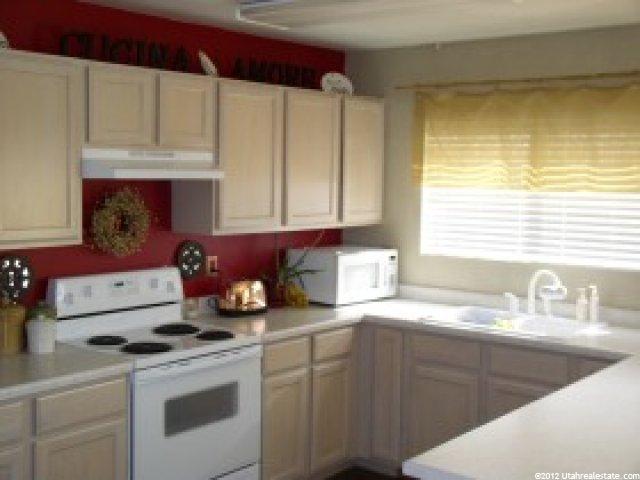 190 E 1325 N, Layton, UT 84041 — photo 2