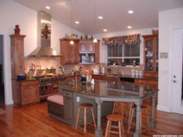 840 Jessis Meadow Dr, West Bountiful, UT 84087 — photo 2