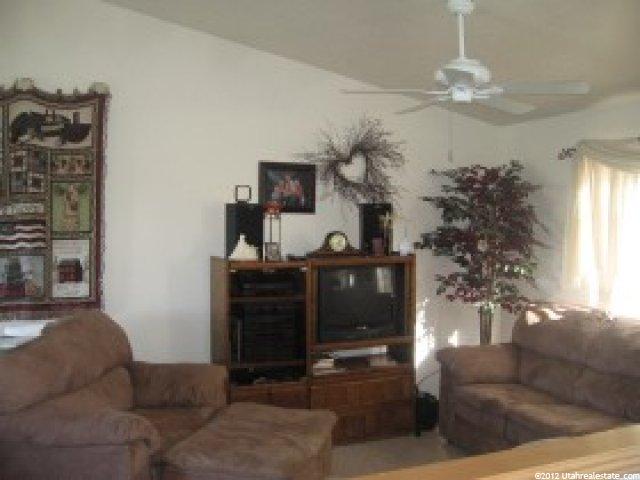 774 W 1740 N, Clinton, UT 84015 — photo 3