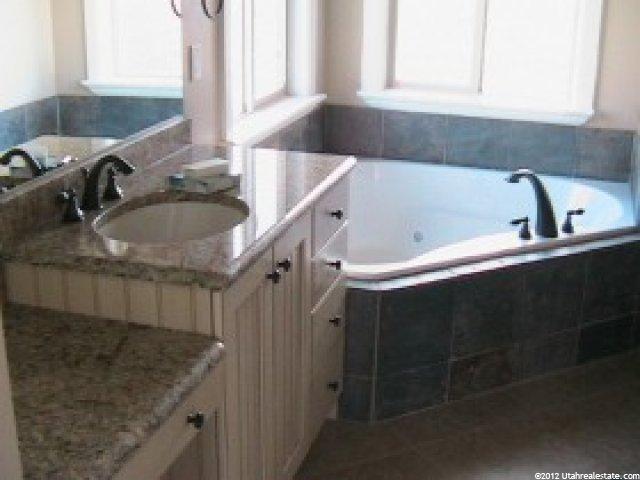 2067 S 450 E, Kaysville, UT 84037 — photo 4