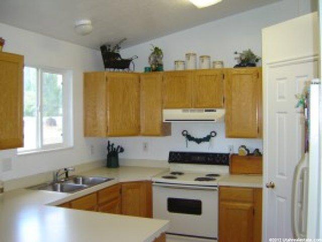 302 Meadow View Dr, Ogden, UT 84404 — photo 3