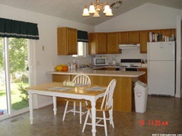 205 E 2050 N, Centerville, UT 84014 — photo 2