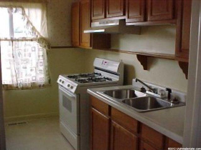 86 N Villa Dr, Clearfield, UT 84015 — photo 5