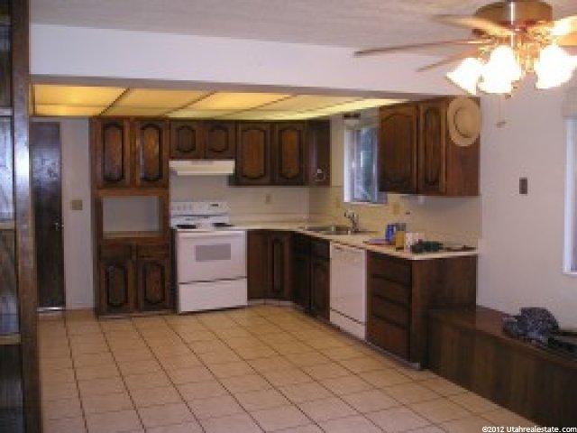 335 Panoramic Dr, Hyrum, UT 84319 — photo 2
