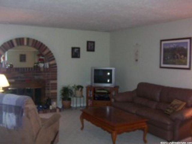 7857 S Harvel Dr E, Sandy, UT 84070 — photo 3
